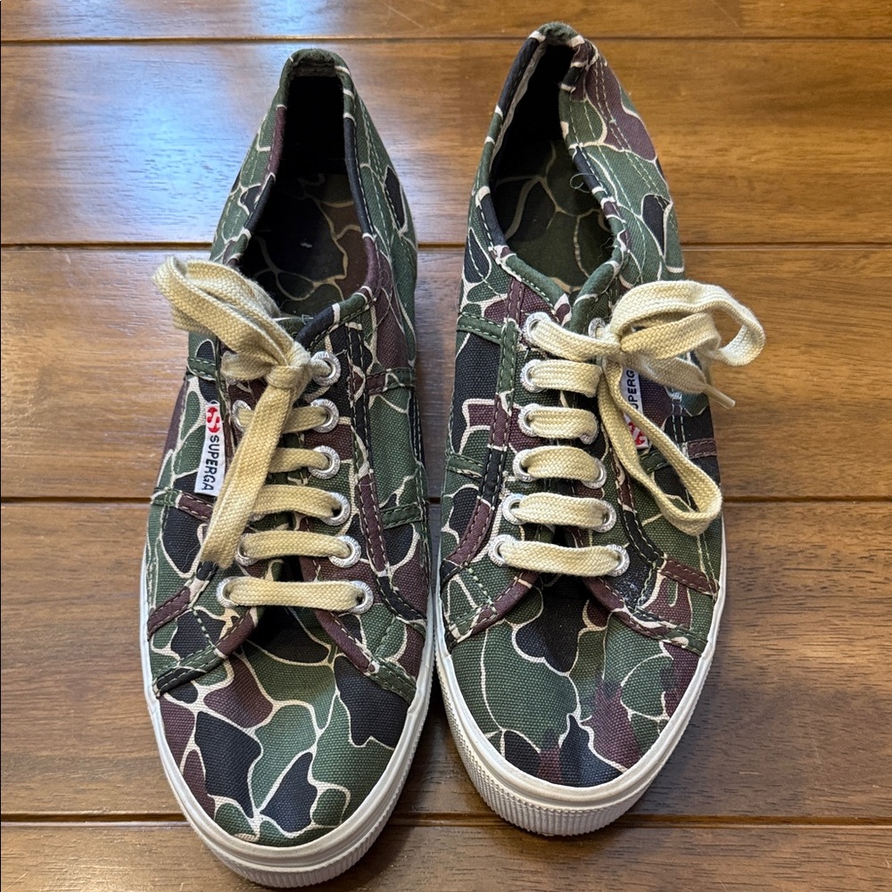 Superga Cammo Platform Sneakers size 9 in EUC!